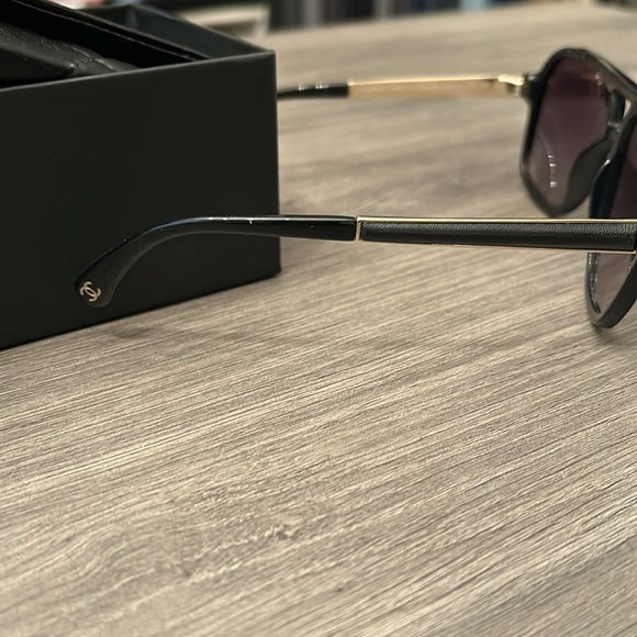 Chanel Black 5436-Q aviator sunglasses - Picture 6 of 6
